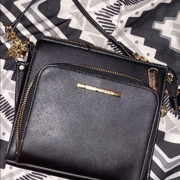 Steve Madden Handbags - Steve Madden hang bag